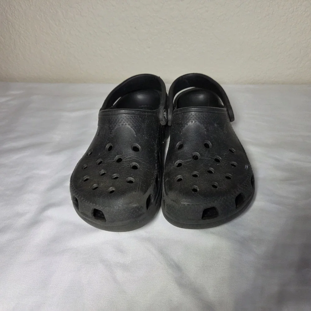 Crocs Classic Clog Black Slip On Sandals Mens 2 Womens 4-5 XS S1620